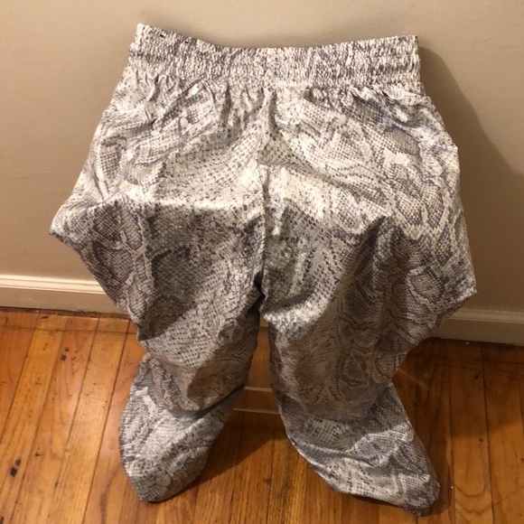 Nike - Picture 4 of 5